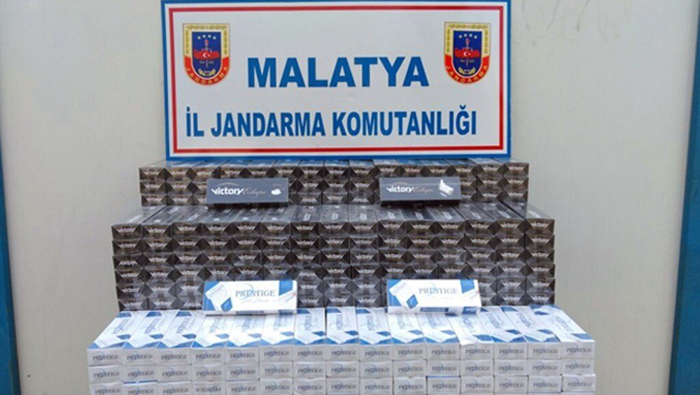 Jandarma 73 Kilo Uyuşturucu Madde İle 3 Bin 500 Paket Kaçak Sigara Ele Geçirdi