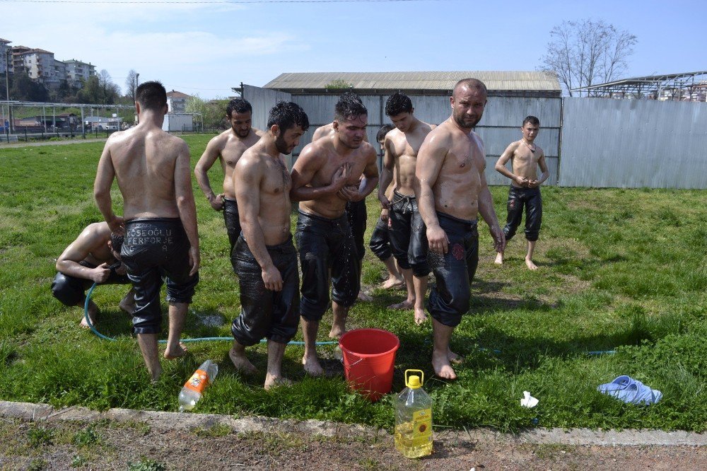 Pehlivanlar Yağlı Antrenmanlara Başladı