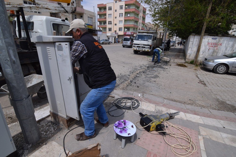 Suruç’taki Prestij Caddesinde Aydınlatma Çalışmaları