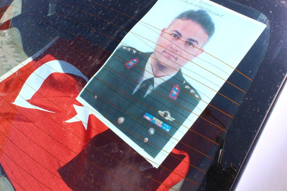 Tunceli’de Şehit Olan Pilot İçin Taziye Çadırı Kuruldu