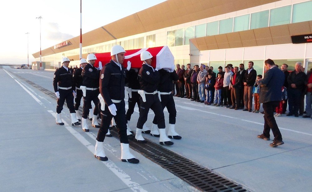 Şehit Polis Murat Ködük’ün Cenazesi Kütahya’ya Getirildi