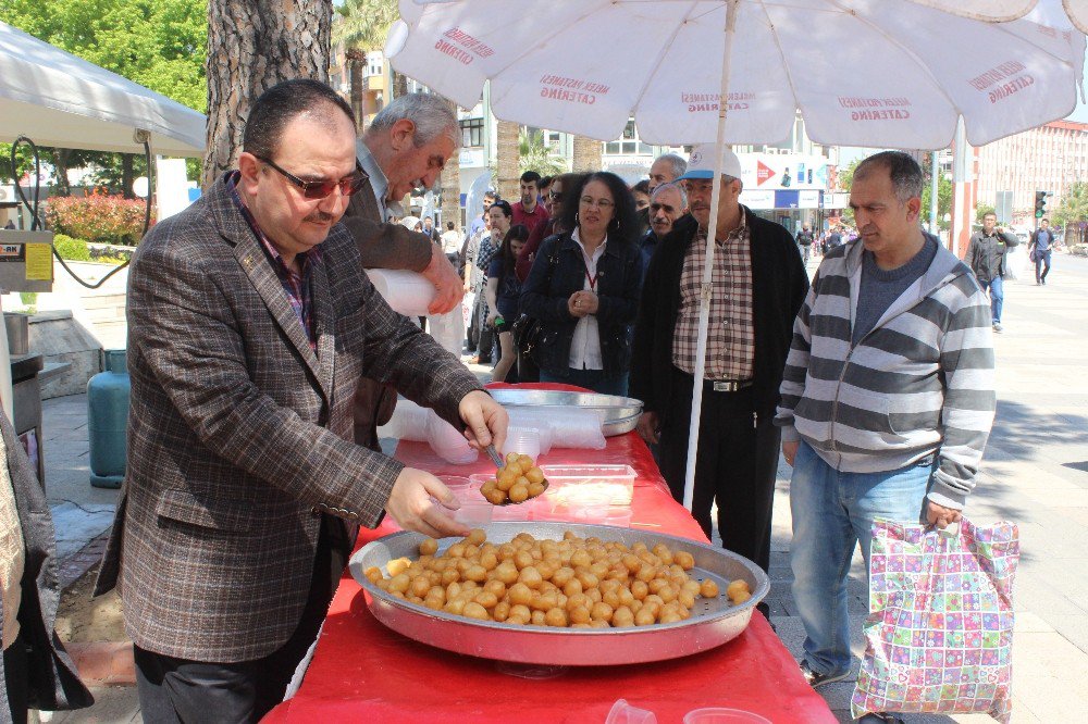 Denizli’de, Şehit Ve Gaziler İçin 5 Bin Kişiye Lokma Dağıtıldı