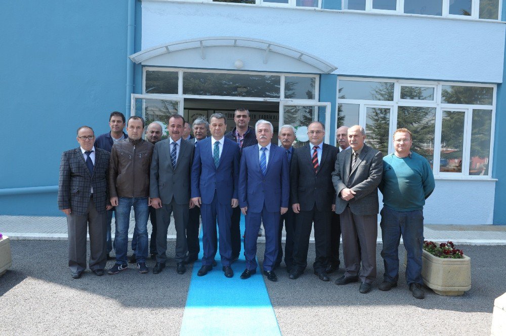 Vali Azmi Çelik, Eskişehir Şeker Fabrikası’nı Ziyaret Etti