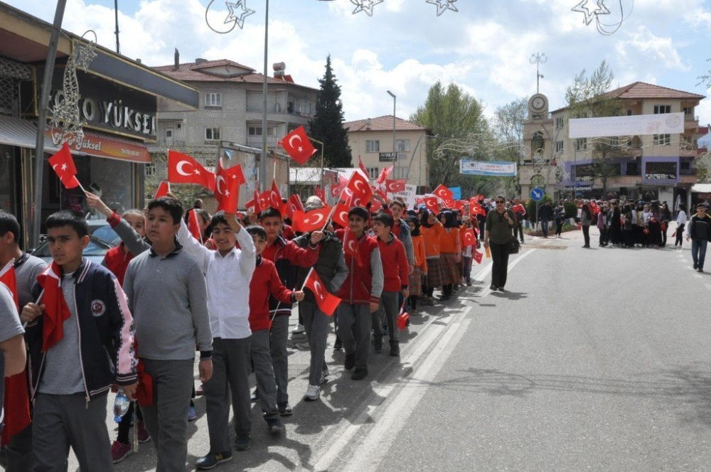 Gölbaşı İlçesinde 15 Temmuz Demokrasi Yürüyüşü Yapıldı