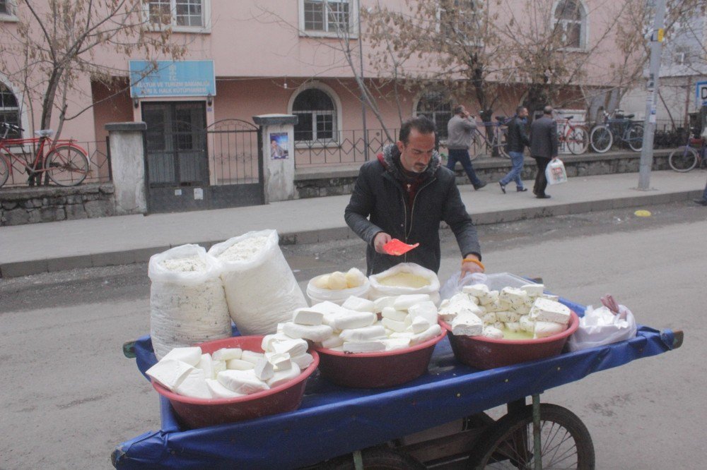 Ağrı’da 25 Yıldır Peynircilik Yapıyor