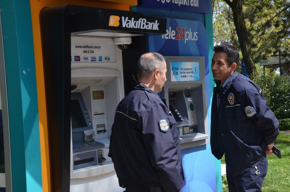 Banka Atm’sinde Düzenek İddiası Polisi Alarma Geçirdi