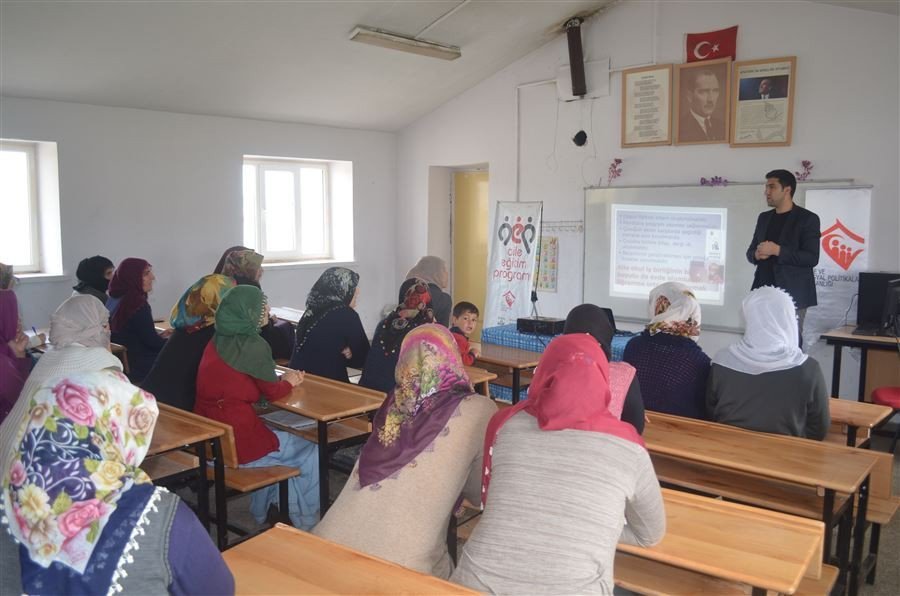 Bingöl’de Velilere Seminer Verildi