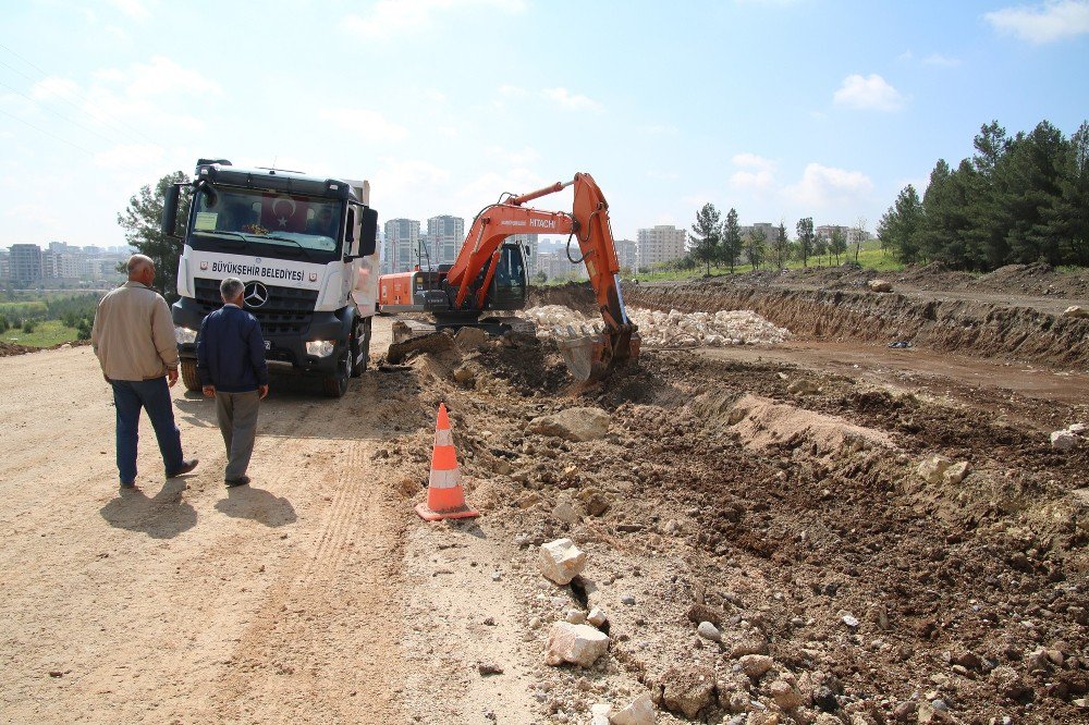 Büyükşehir’den Balıkayağı Bulvarında Hummalı Çalışma