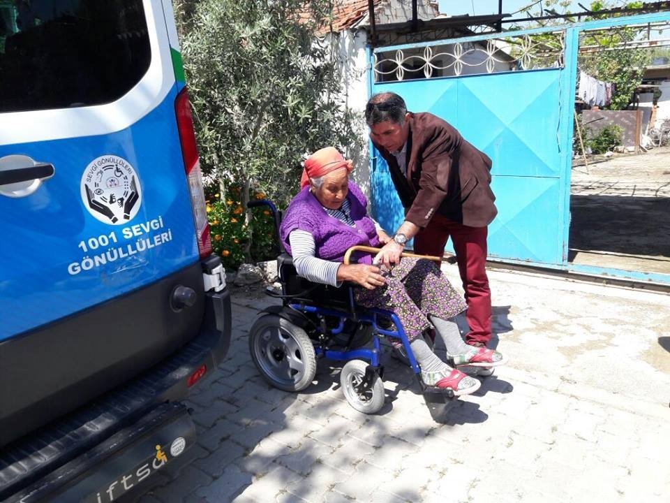 Didim Engelliler Derneğinden Anlamlı Sandalye Bağışı