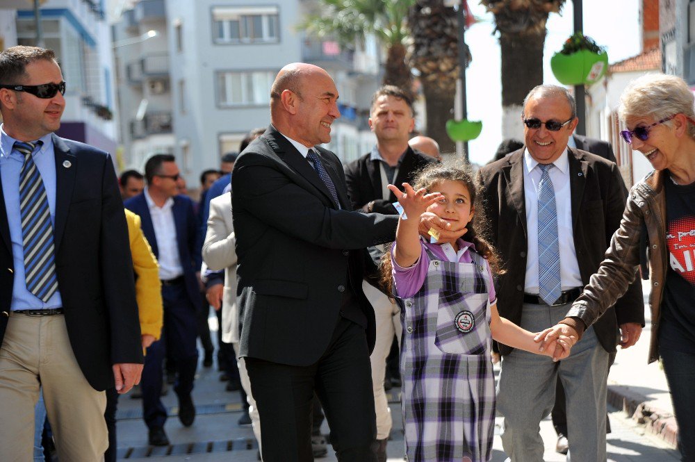 Seferihisar’da Çocuk Şenliği Renkli Başladı