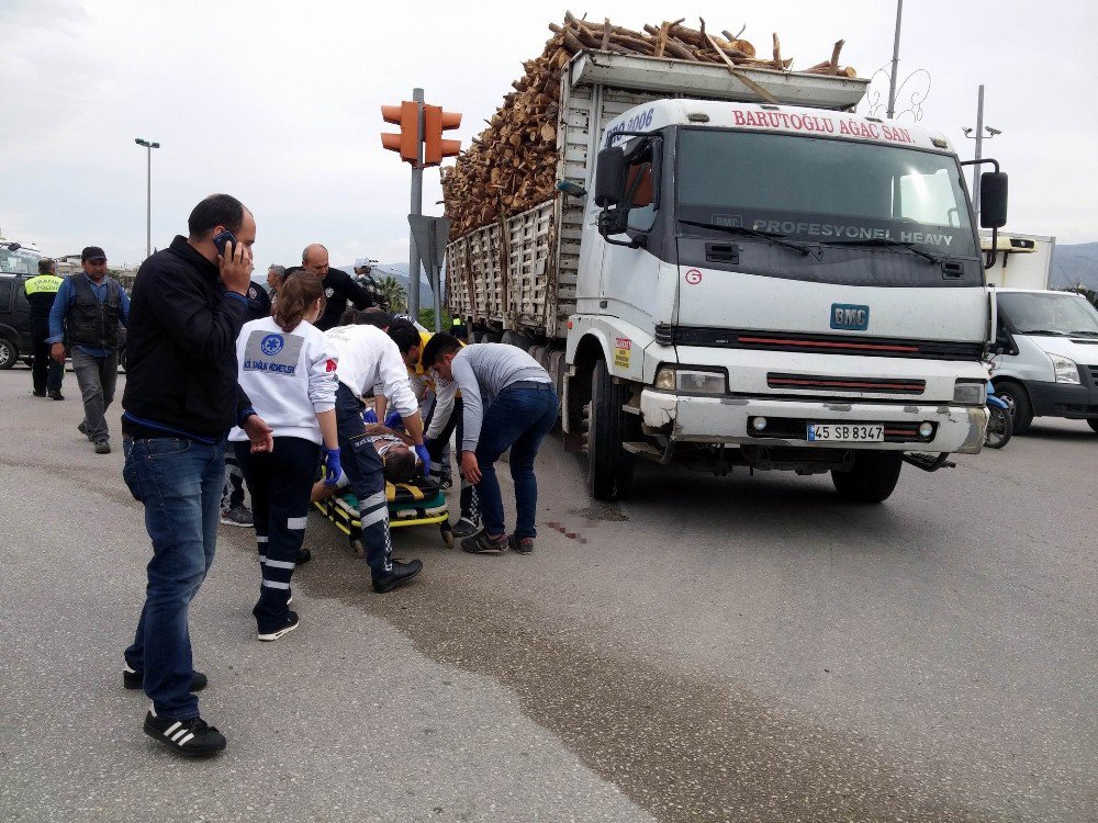 Manisa’da Kamyon İle Motosiklet Çarpıştı: 1 Ölü