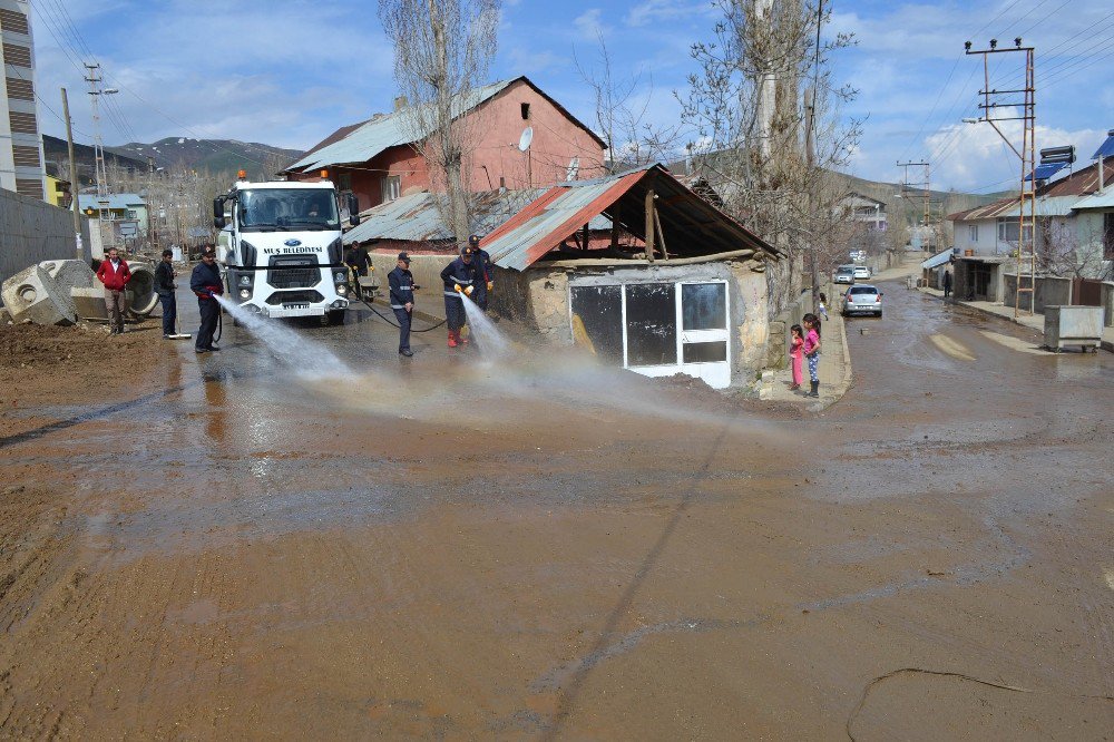 Muş Belediyesinden Hummalı Çalışma