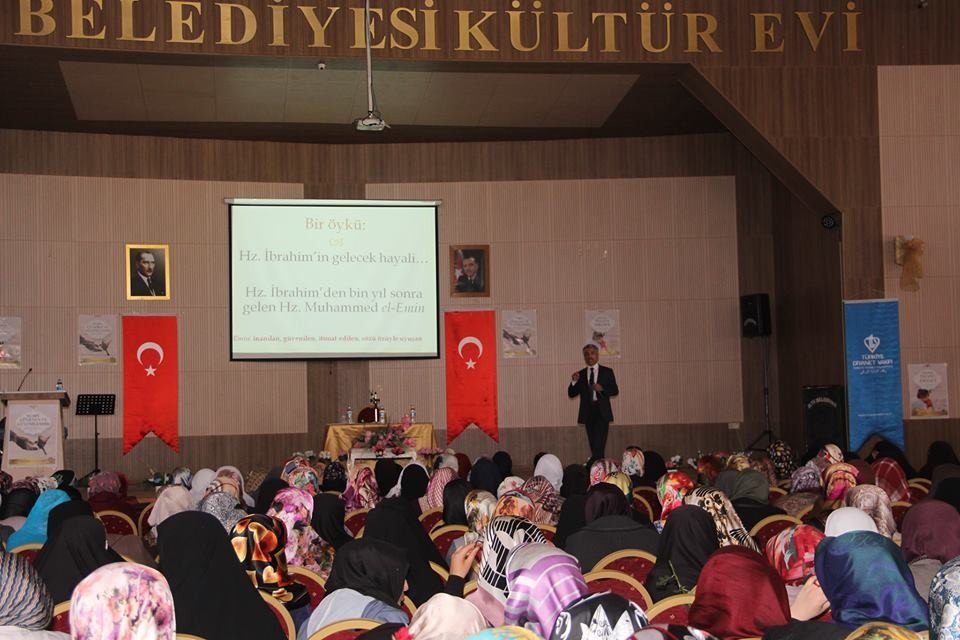 Oltu’da “Güven Toplumunun İslami Temelleri” Konferansı