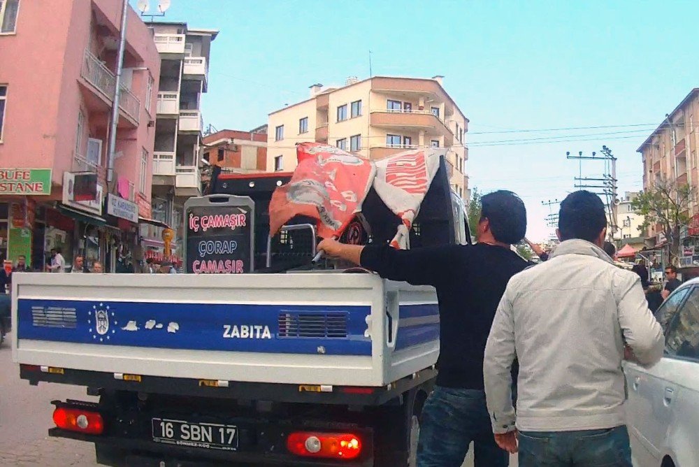 Zabıta Kaldırım İşgaline İzin Vermiyor