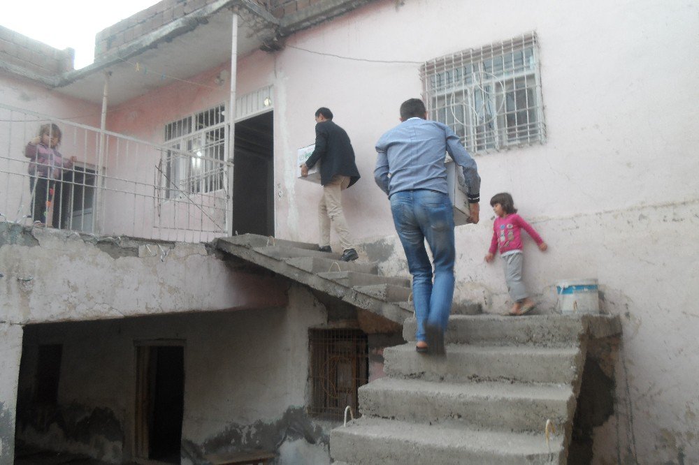 Silopi’de Talasemi Hastalarına Battaniye Ve Gıda Yardımı