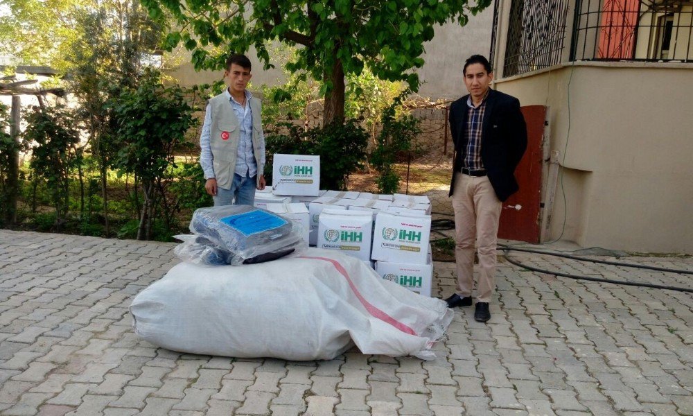 Silopi’de Talasemi Hastalarına Battaniye Ve Gıda Yardımı