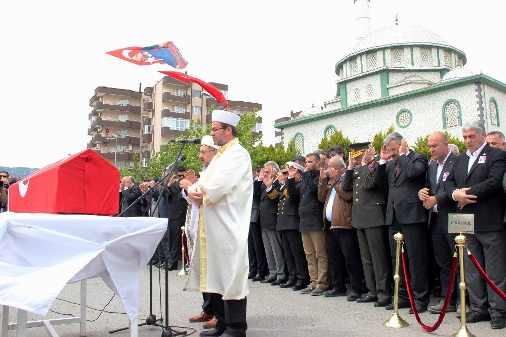 İzmir Şehidini Son Yolculuğuna Uğurladı