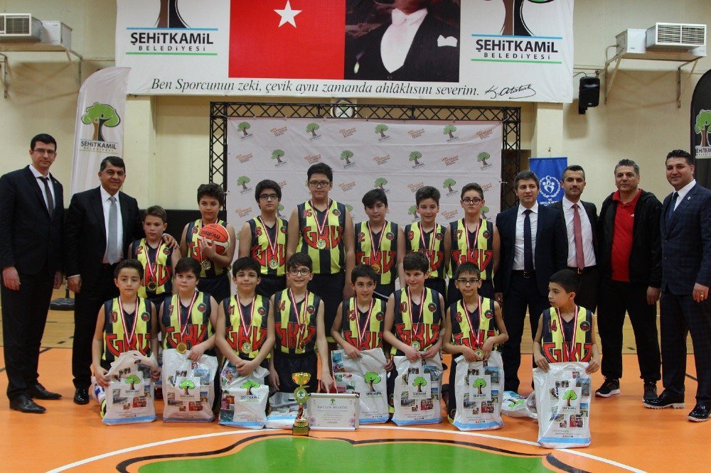 23 Nisan Basketbol Şampiyonluk Kupası Gaziantep Kolej Vakfı’nın Oldu