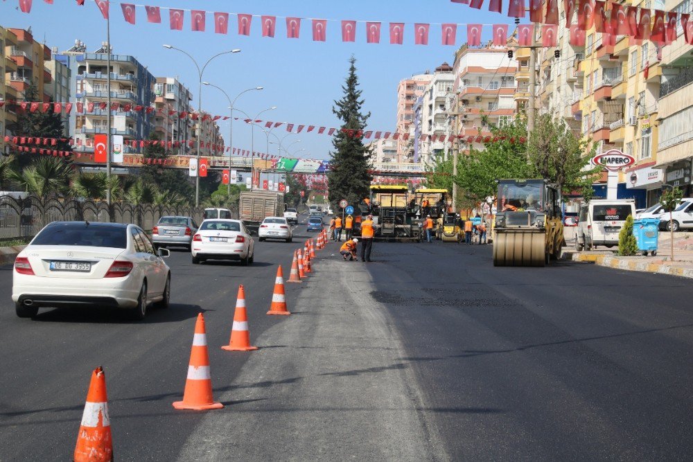 Büyükşehir Tarihi İpekyolunun Asfaltını Revize Ediyor