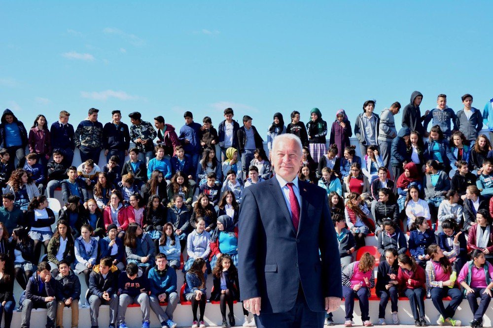 Lapseki’de Öğrenciler Moral Yemeğinde Buluştu