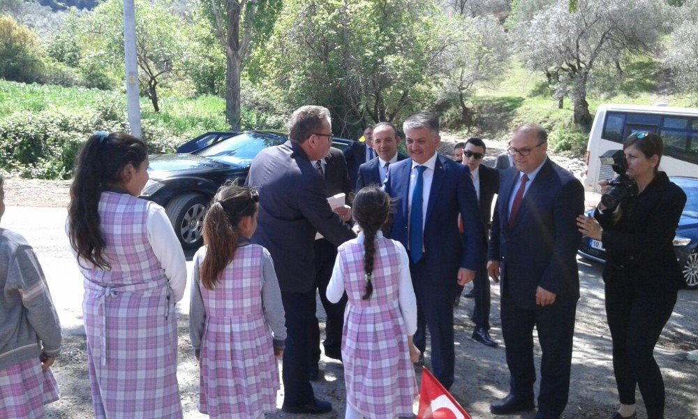 Dutlucalı Çocuklar Vali Amcaları İle Tanıştı