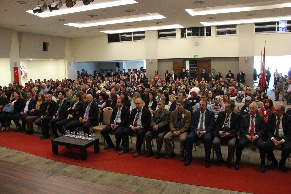 Dr. Sadık Ahmet Mesleki Ve Teknik Anadolu Lisesi’nde Mezuniyet Sevinci