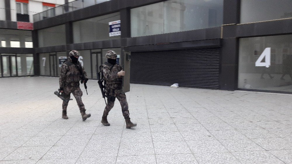 İstanbul Polisinden Şafak Operasyonu