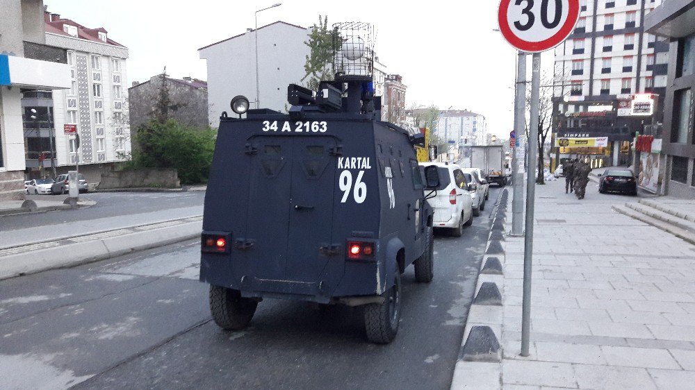 İstanbul Polisinden Şafak Operasyonu