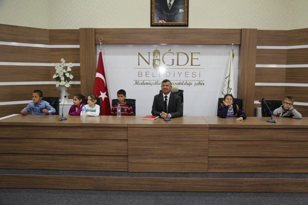 Başkan Akdoğan’dan Minik Öğrencilere Alışveriş Merkezi Müjdesi