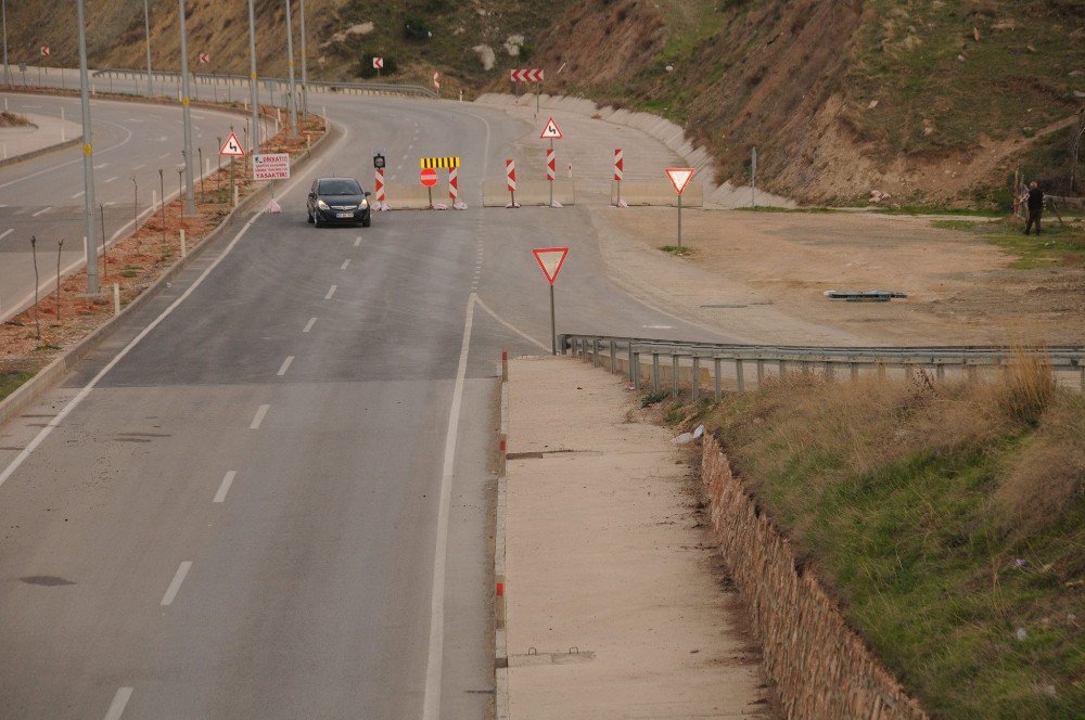 Tokat Çevre Yolunda Heyelan Tehlikesi Nedeniyle Çalışma Başlatıldı