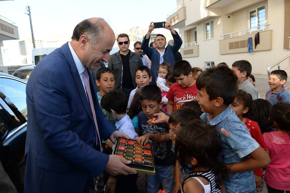 Vali Azizoğlu’ndan 23 Nisan Mesajı