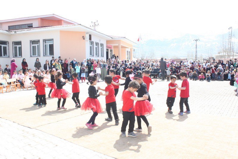 Anaokulu Öğrencilerinden 23 Nisan Etkinliği