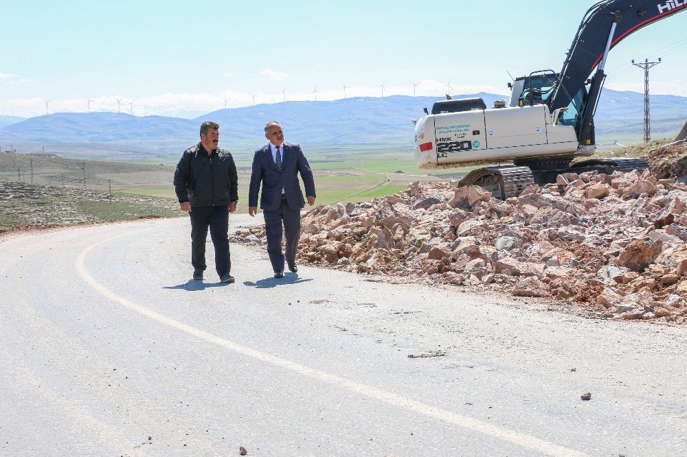 Yahyalı’da Mahalle Yollarındaki Düzenlemeler Devam Ediyor