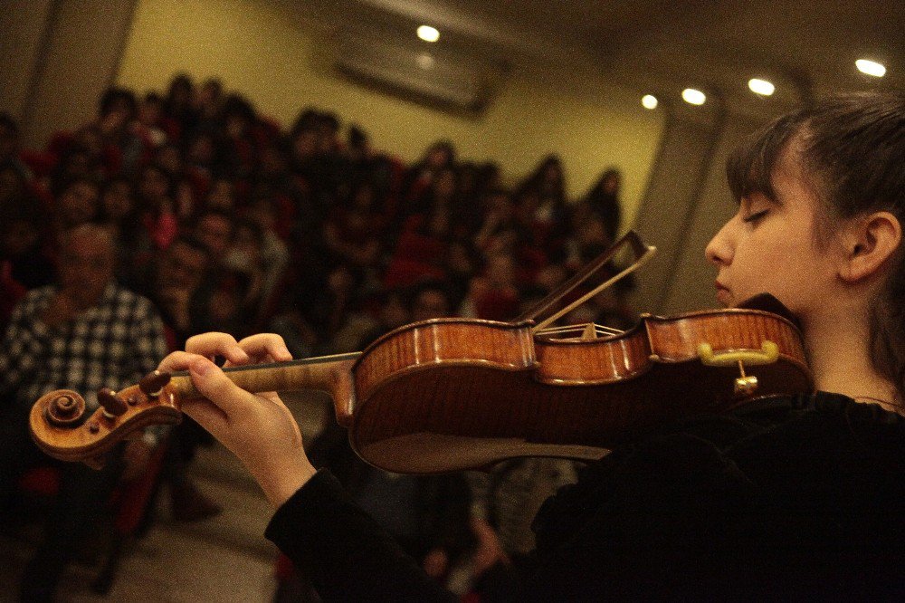 16 Yaşındaki Müzisyenin Dünya Başarıları Gençlere İlham Veriyor
