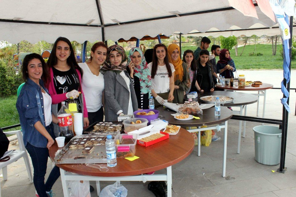 Adıyaman Üniversitesinde Kermes Düzenlendi