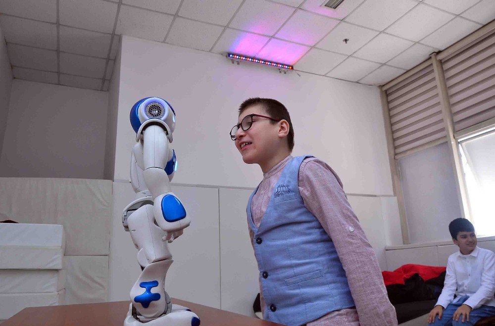 Otizmli Çocuklar Robotik Eğitimle Daha Kolay Öğreniyor