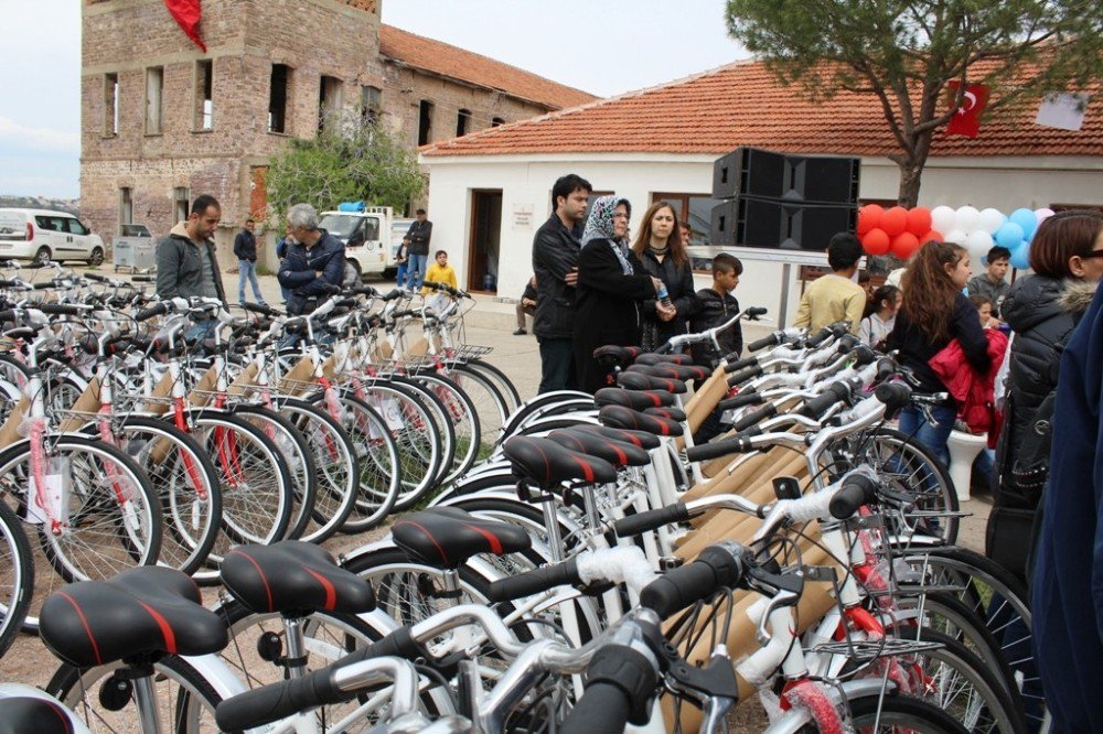 Ayvalık’ta 23 Nisan Ve Bisiklet Coşkusu