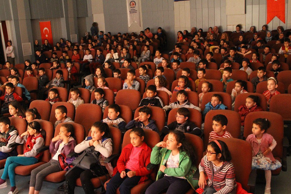 Büyükşehir Çocukları İlk Defa Tiyatro İle Tanıştırdı