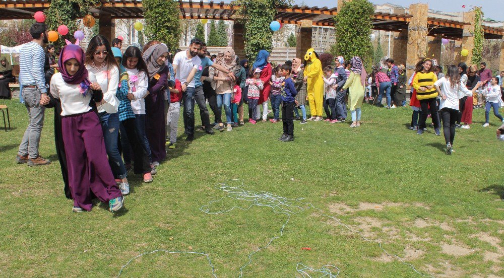 Elazığ’da Geleneksel Çocuk Şenliği