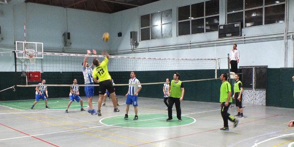 Hakkari’de Öğretmenler Arası Voleybol Turnuvası