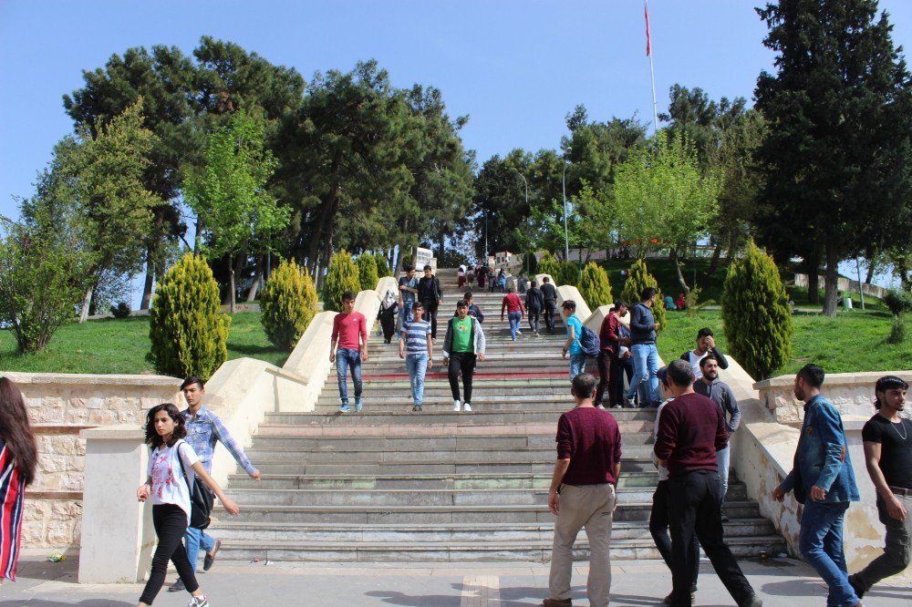 Tarihi Adıyaman Kalesi Yoğun İlgi Görüyor