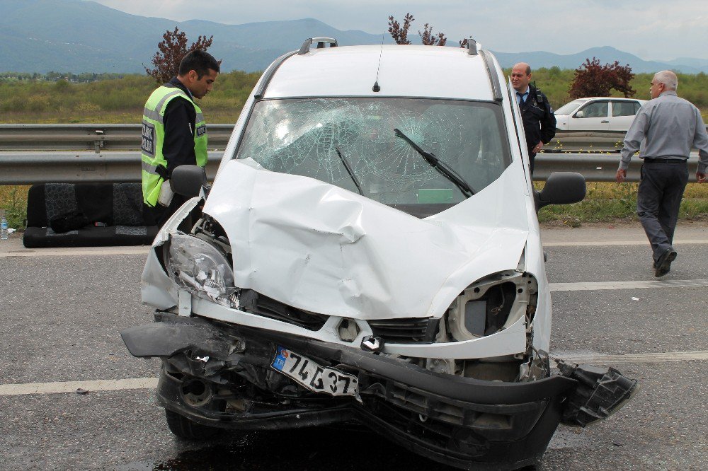 Kocaeli’de Trafik Kazası: 6 Yaralı