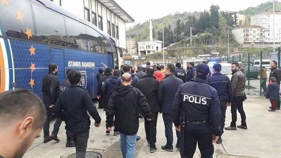 Medipol Başakşehirli Futbolcular Maç Sonunda Gazeteciye Saldırdı