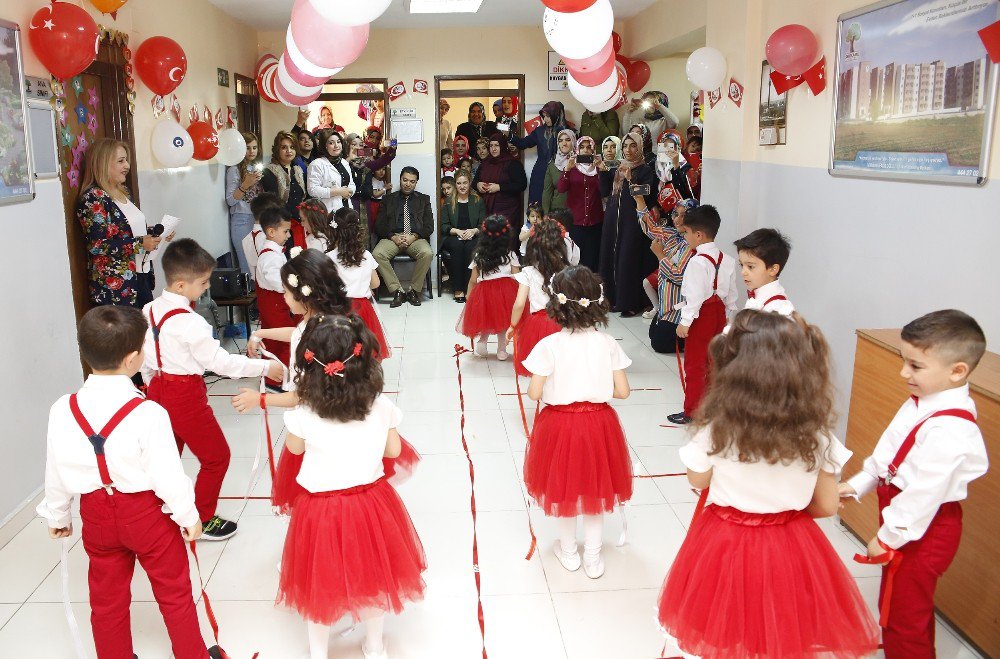 Şehitkamilli Minik Öğrencilerin 23 Nisan Coşkusu