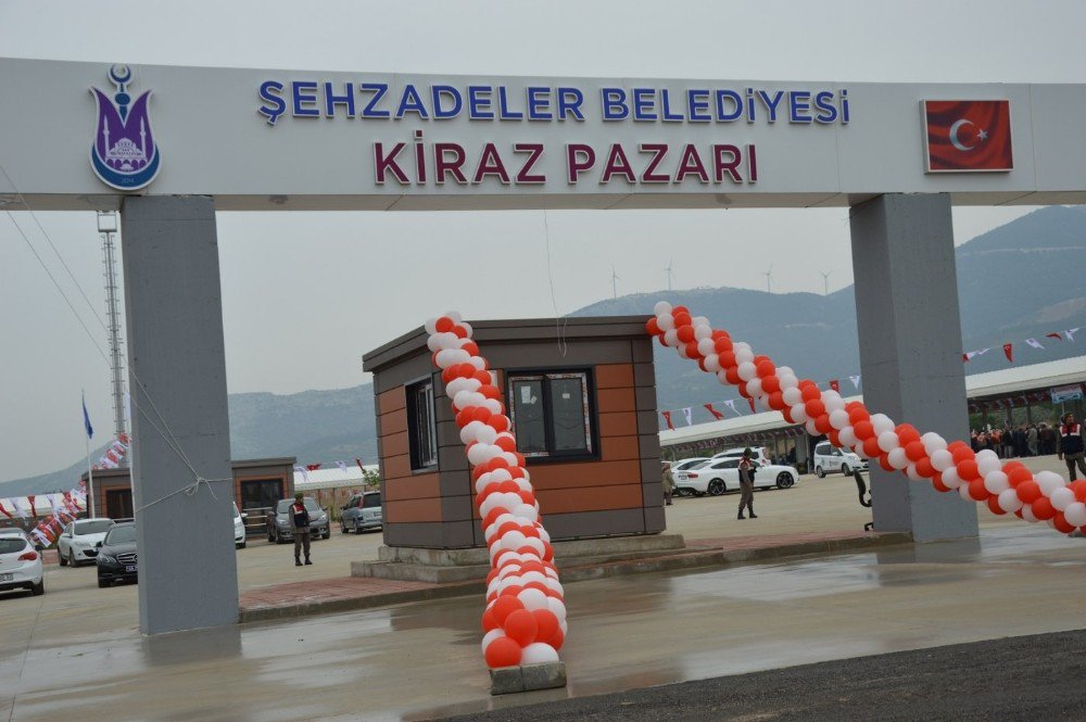 Ege’nin En Büyük Kiraz Pazarı Açıldı