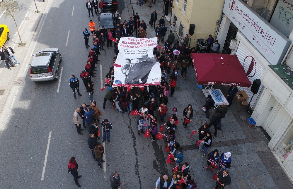 Şişli’de 23 Nisan Çocuk Zinciri Havadan Görüntülendi