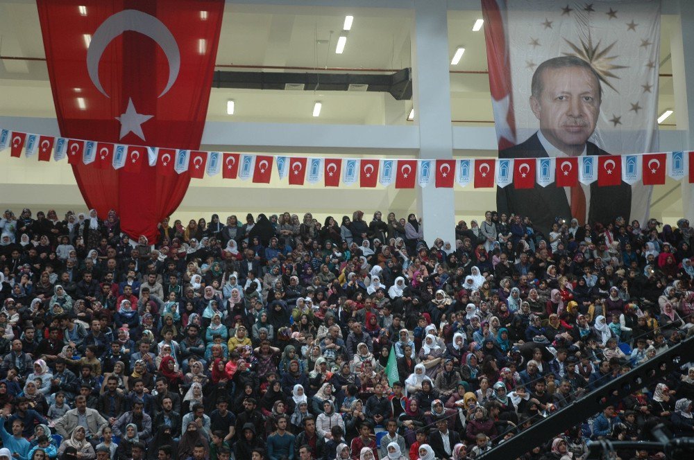 Tuşba Belediyesinin Mevlit Programı Yoğun Katılımla Gerçekleşti