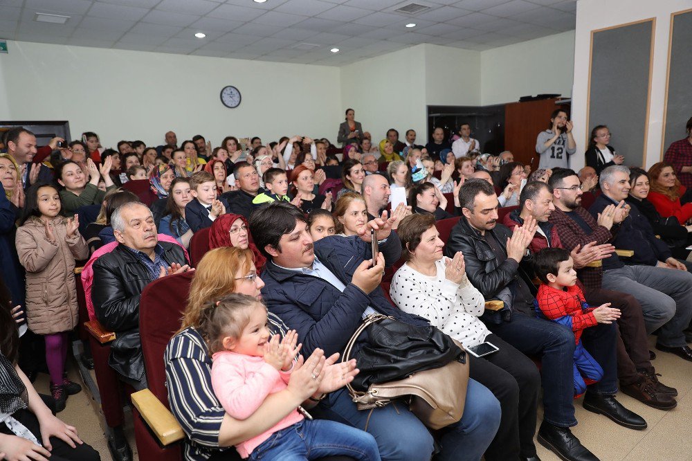 İlkadımlı Çocuklardan Büyük Performans