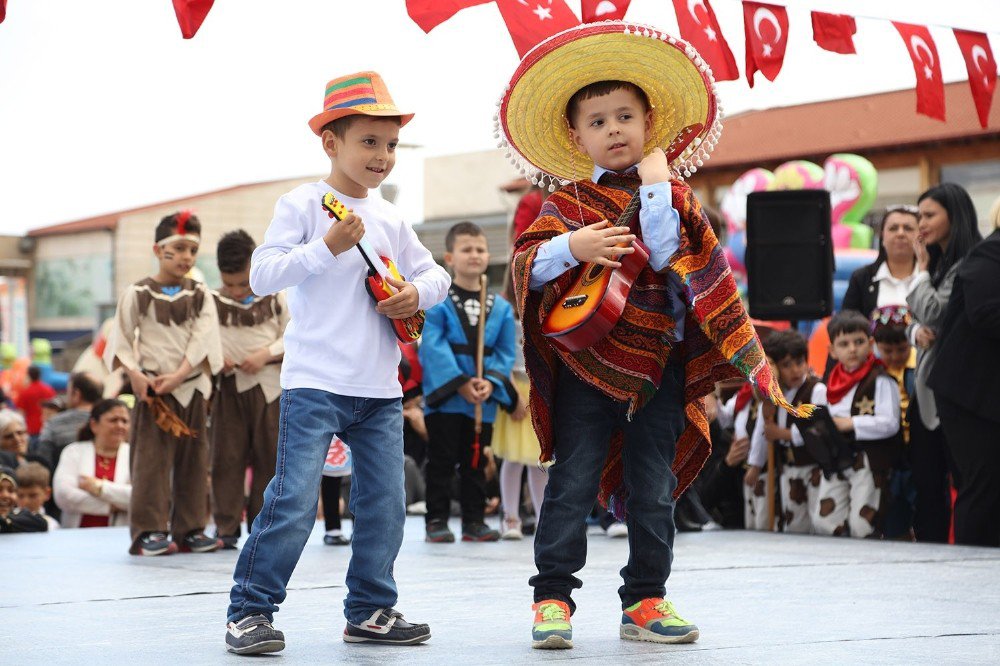 23 Nisan Coşkusu İzmir’i Sardı