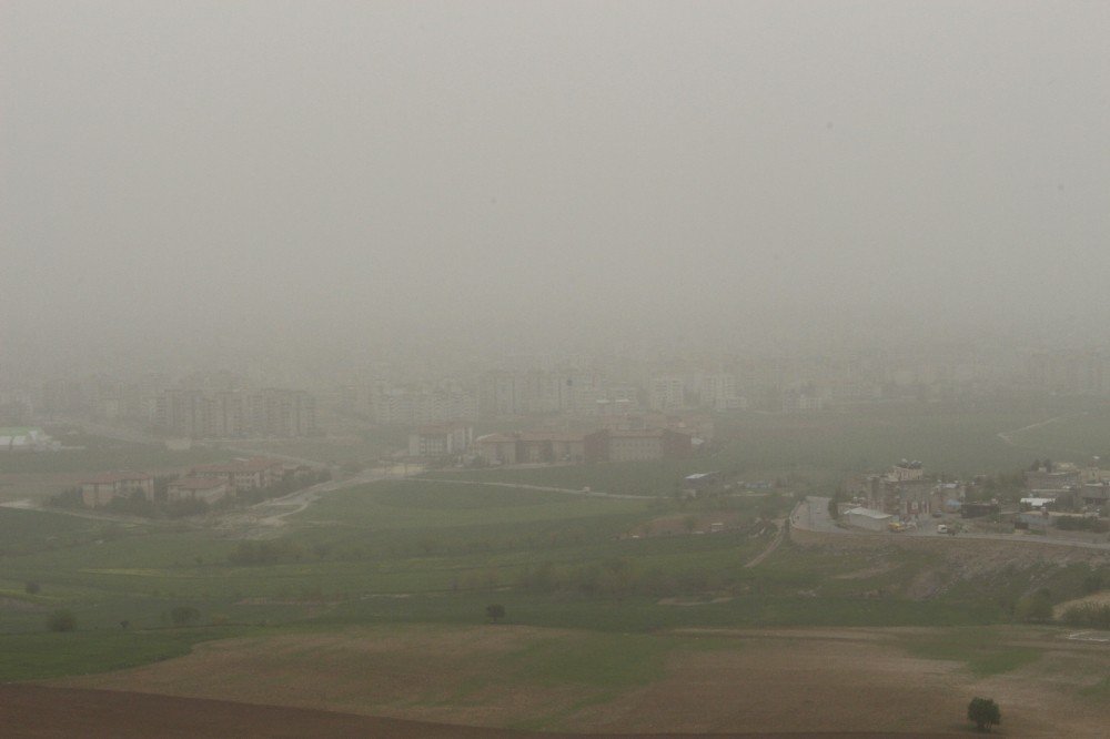 Adıyaman’ı Toz Bulutu Kapladı